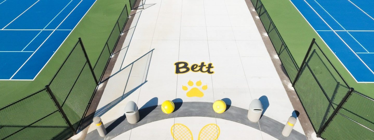 Bettendorf tennis courts entrance
