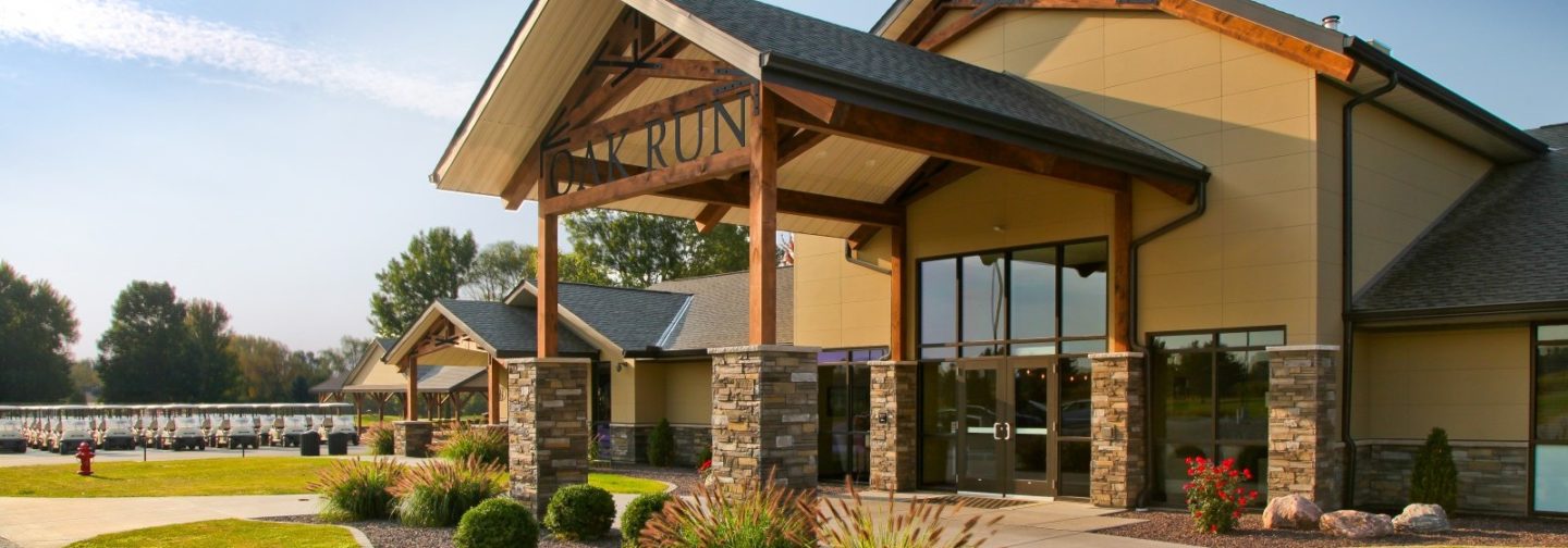 Oak Run Golf Course clubhouse entrance three-quarter view
