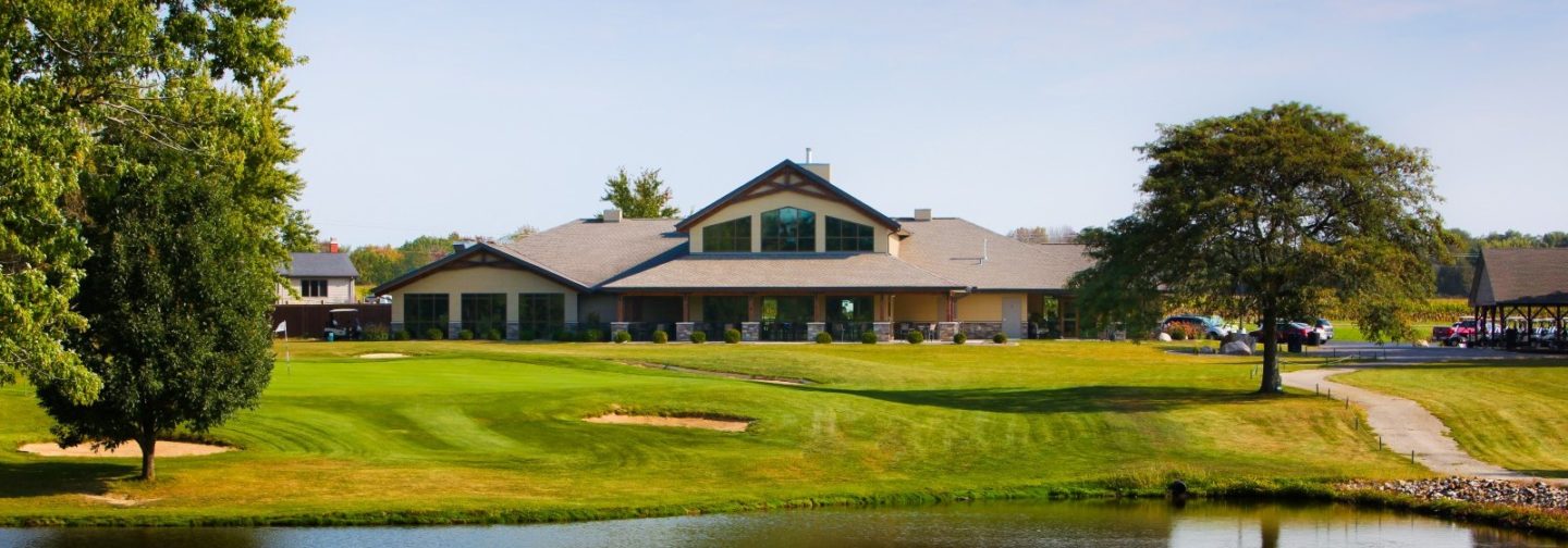 Oak Run Golf Course clubhouse exterior